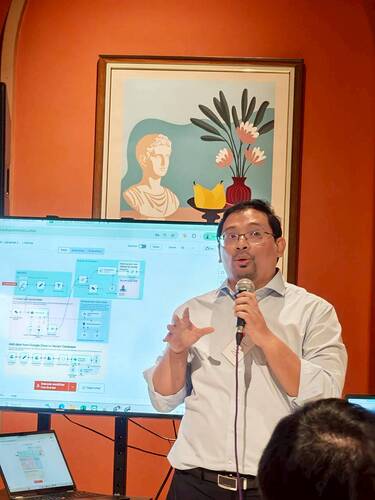 LINE_ALBUM_12968_250913_260